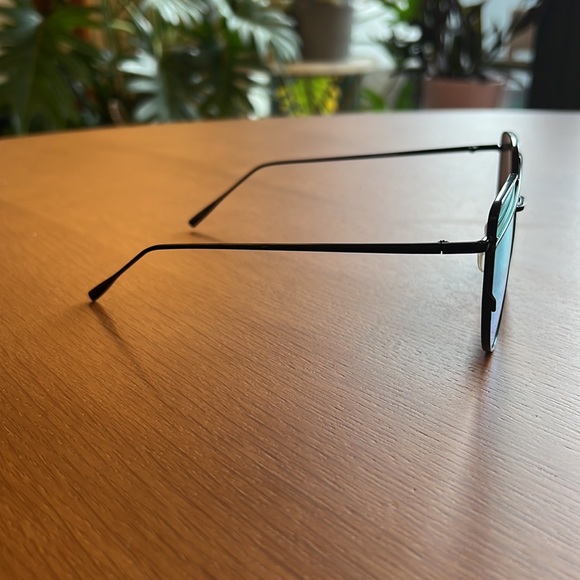 Fashion Oversized Sun Glasses Black Metal Frame Rose Tinted Lens - Picture 7 of 14